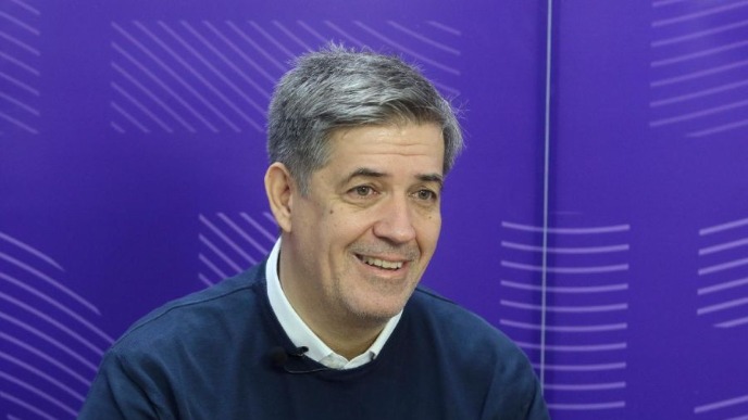 Vlast gura Srbiju od EU